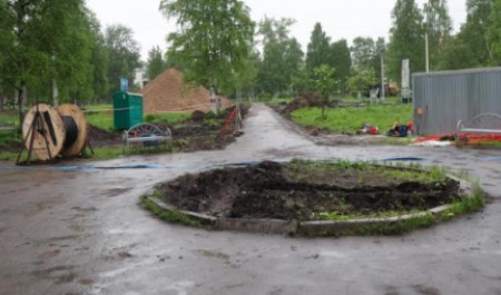 Глава Архангельска проверил ход благоустройства парка Ломоносова