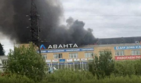 В Архангельске на Окружной шоссе тушат крупный пожар