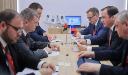 Александр Цыбульский обсудил с Послом Республики Беларусь развитие промышленной кооперации, логистики и научно-образовательных связей