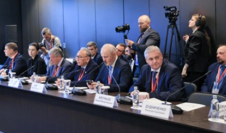 Комплексный проект развития Арктики обсудили на Петербургском международном экономическом форуме