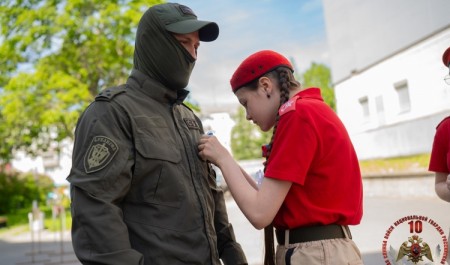 В Архангельске представители Росгвардии приняли участие в мероприятиях, посвящённых Дню России