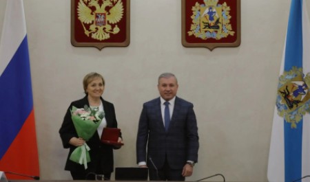 Жителям Архангельской области в преддверии Дня России вручили госнаграды