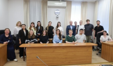 Студенты САФУ побывали на экскурсии в Архангельской городской Думе