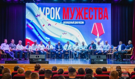 В преддверии Дня России в Академии Государственной противопожарной службы МЧС России состоялось значимое патриотическое мероприятие – урок мужества