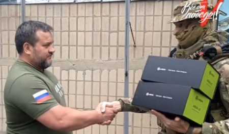 Народный фронт доставил помощь артиллеристам и спецназу в ДНР Народный фронт доставил помощь артиллеристам и спецназу в ДНР