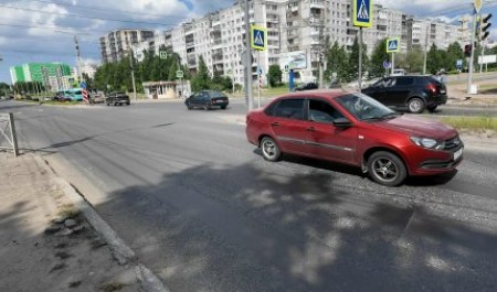 На Ленинградском проспекте Архангельска устранили хроническую колейность.