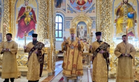 Митрополит Корнилий 4 июля совершил всенощное бдение в Архангельске 