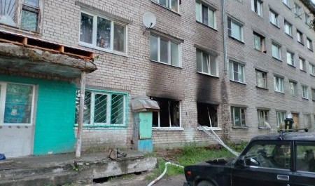 В Архангельске выгорела комната из маневренного фонда