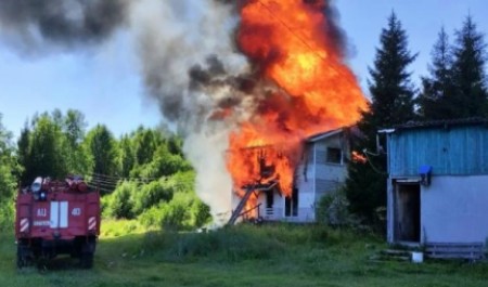 Под Архангельском пожар уничтожил гостевой дом в горнолыжном парке Под Архангельском пожар уничтожил гостевой дом в горнолыжном парке
