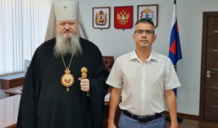 Состоялась встреча митрополита Корнилия и главы УФНС по Архангельской области и НАО Мидхата Асадуллина