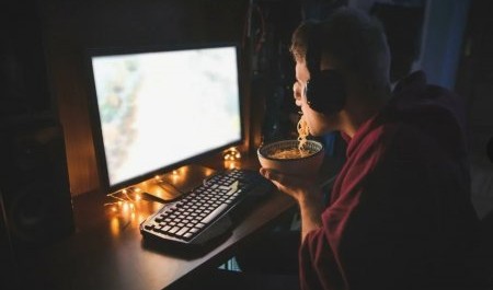 Архангельские пацаны торговали информацией из Интернета