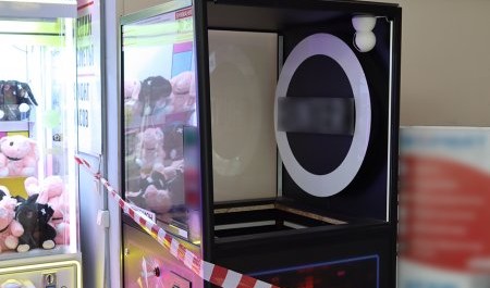 В Архангельске взрослый дядя обокрал автомат с игрушками
