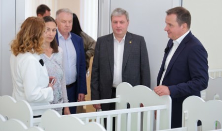 Александр Цыбульский посетил новый корпус детского сада «Рябинушка»