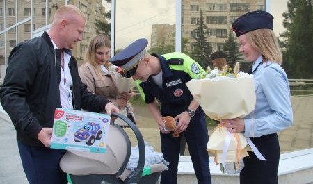 Архангельские полицейские домчали беременную до Перинатального центра с ветерком