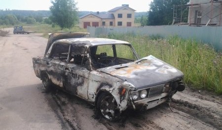 Юная шпана из поселка Савинский угнала автомобиль и от души на нем покаталась