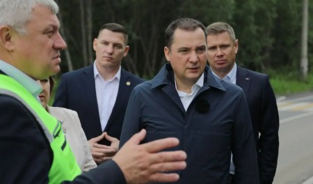Александр Цыбульский оценил качество новой дороги в поселке Талаги