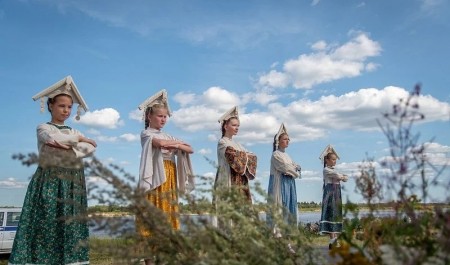 В селе Холмогоры прошел семейный эко-фестиваль под открытым небом «Живица»