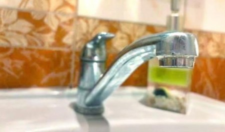 Вода внезапно пропала в домах Архангельска после аварии на электросетях