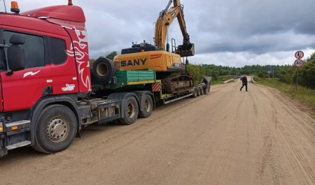 В Шенкурском округе начался капитальный ремонт мостового перехода через реку Паденьгу