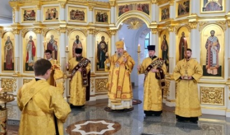 Митрополит Корнилий 15 августа совершил всенощное бдение в Архангельске 
