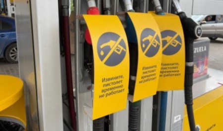 Топливный дефицит возвращается: бензин в Архангельске есть только на трех АЗС