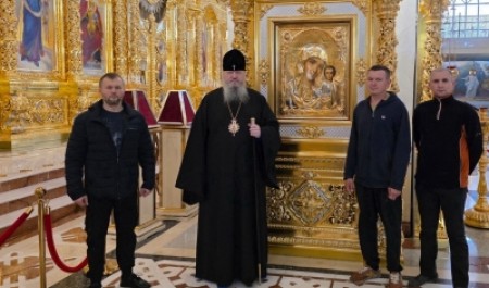 Митрополит Корнилий провел рабочую встречу в Михаило-Архангельском кафедральном соборе 