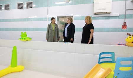 Участница программы «Защитники. Под крылом Архангела» Елена Слобода ознакомилась с условиями пребывания в детсадах Архангельска