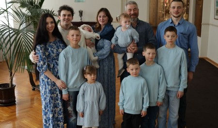 Две семьи из Архангельской области награждены государственными наградами Российской Федерации