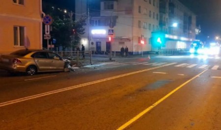 Жесткое ДТП у колледжа в Архангельске попало на видео: пострадал 10-летний мальчик