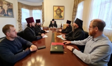 Митрополит Корнилий возглавил совещание в епархиальном управлении 