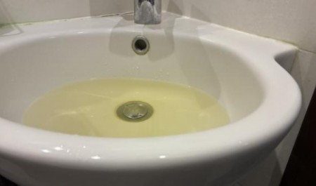Архангелогородцы завалили соцсети жалобами на ржавую воду из-под кранов Архангелогородцы завалили соцсети жалобами на ржавую воду из-под кранов