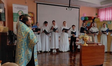 Православный хор «Архангельский глас» выступил перед воспитанниками центра «Лучик»