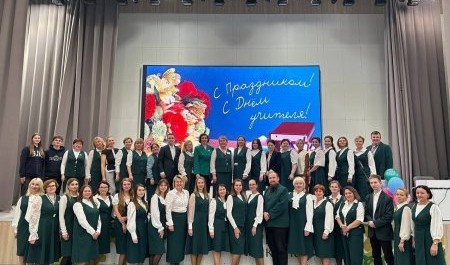 Дмитрий Морев сказал теплые слова педагогам города