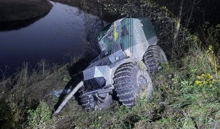 Жителя Мирного раздавило вездеходом