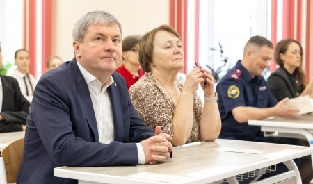 Пришел Морев в гимназию Пришел Морев в гимназию