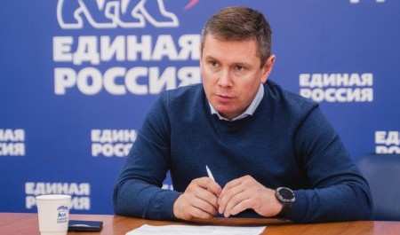 Депутат Госдумы Игорь Арсентьев провел прием граждан в Архангельске