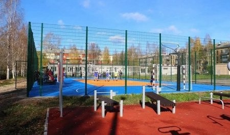 Трудами "Единой России" в Мирном появилась "умная" спортплощадка