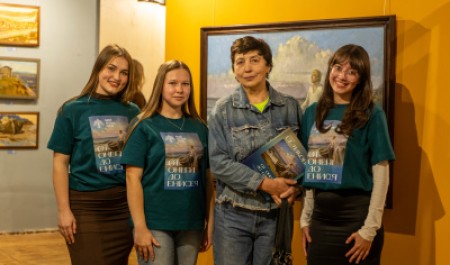 Выставку «От Онеги до Енисея» открыли студенты-культурологи САФУ Выставку «От Онеги до Енисея» открыли студенты-культурологи САФУ