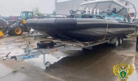 У гендиректора "Белого дома" изъяли аэролодку за сорванное строительство