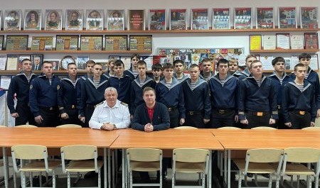 Леонид Таскаев рассказал студентам %22Вороны%22 об огнях-пожарищах и друзьях-товарищах