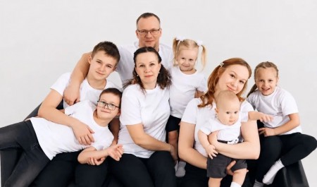 Многодетная семья из Котласского округа получила субсидию на приобретение автомобиля 